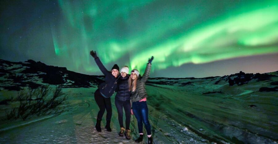 From Reykjavík: Northern Lights Super Jeep Tour - What the hunt feels like once you’re out of the city