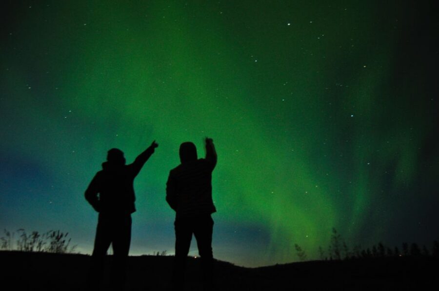From Reykjavik: Northern Lights Tour with Hot Cocoa & Photos - Key things to know before you go