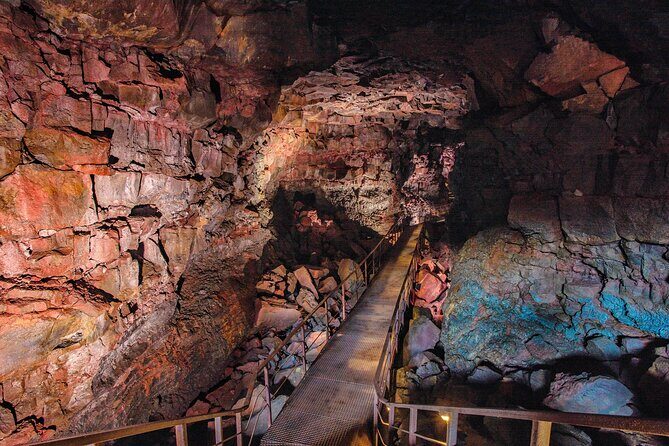 From Reykjavík: The Lava Tunnel tour with Round-trip Transfer - Why Raufarholshellir Feels Like Another World