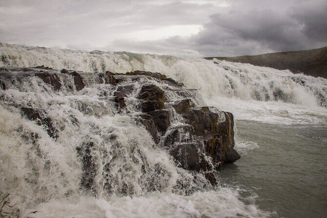 Full Day Golden Circle - Guided Tour - Þingvellir National Park: tectonic plates and the Alþingi in one walk