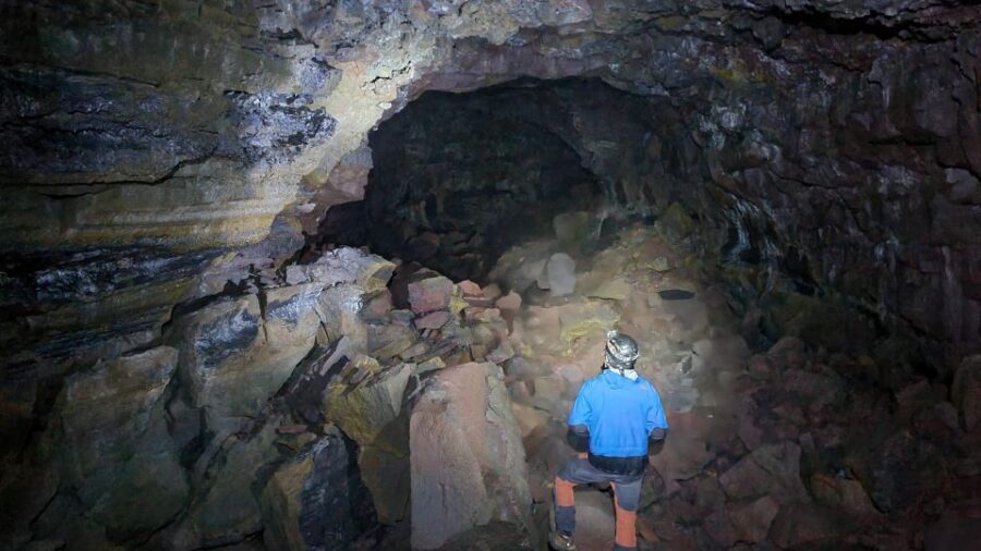 Geological Lava Tunnel Adventure - Arnarker Cave - Why Arnarker Cave feels more real than the usual lava-tube stop