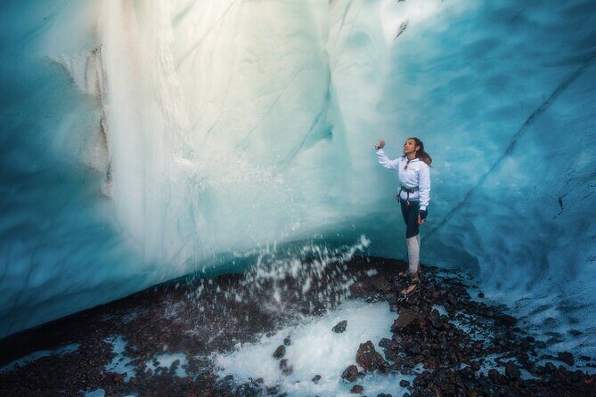 Glacier and Ice Cave Private Photoshoot - 15 Shot Photo Package - Lunch on the ice with sunset light over South East Iceland