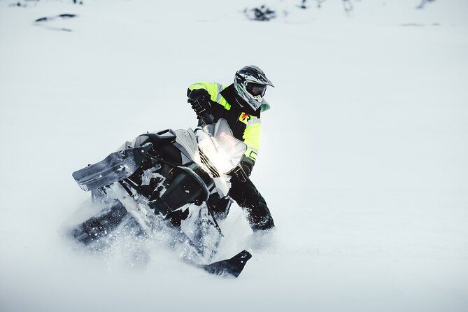 Glacier Rush – Fast pace snowmobile - SnoMo Glacier - Why Langjökull Snowmobiling Feels So Special Near Gullfoss
