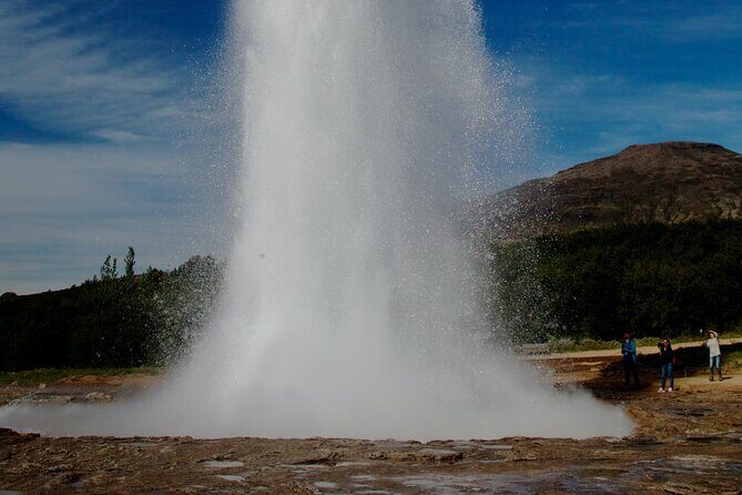 Golden Circle Iceland: Full-Day Guided Tour from Reykjavik - Stop 3: Geysir Hot Springs and How to Spend Your 1.5 Hours