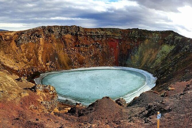 Golden Circle, Kerid Crater & Geothermal Lagoon -Small Group Tour - Geysir: Strokkur’s Repeating Performance