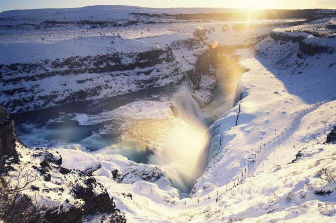 Golden Circle & Kerið Day Tour by Minibus from Reykjavik - Entering The Golden Circle Loop in a Small Minibus