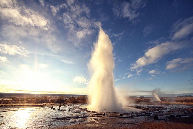 Golden Circle & Kerið Day Tour by Minibus from Reykjavik - Kerið Crater Lake: Walk the Ridges or Go Down Close