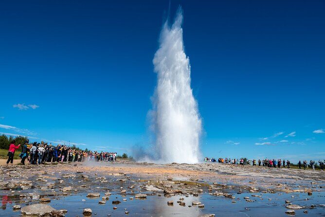 Golden Circle & Northern Lights Tour from Reykjavik - Kerið Crater plus Hveragerdi: a volcanic bowl and a quick reset