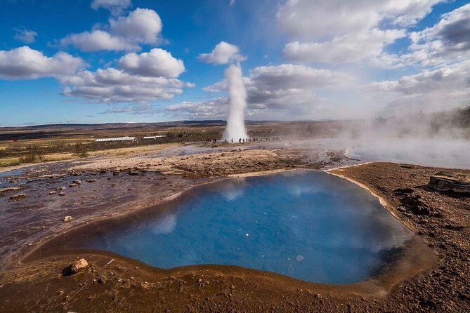Golden Circle Premium Tour with Fridheimar Farm - Þingvellir National Park: tectonic drama with real breathing room