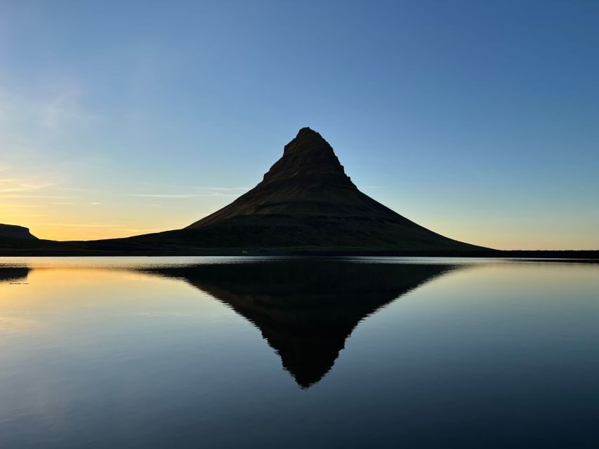 Grundarfjörður: Midnight Sun Kayaking Adventure - The 2-hour paddle: Seal Skerry, birds, and Kirkjufell from new angles