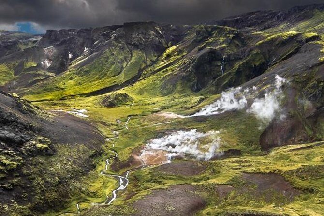 Helicopter Flight Over Geothermal Landscapes from Reykjavik - The start: meeting your pilot and getting airborne safely