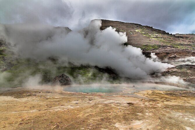 Helicopter Flight Over Geothermal Landscapes from Reykjavik - What exactly you get for about $514: value math that makes sense