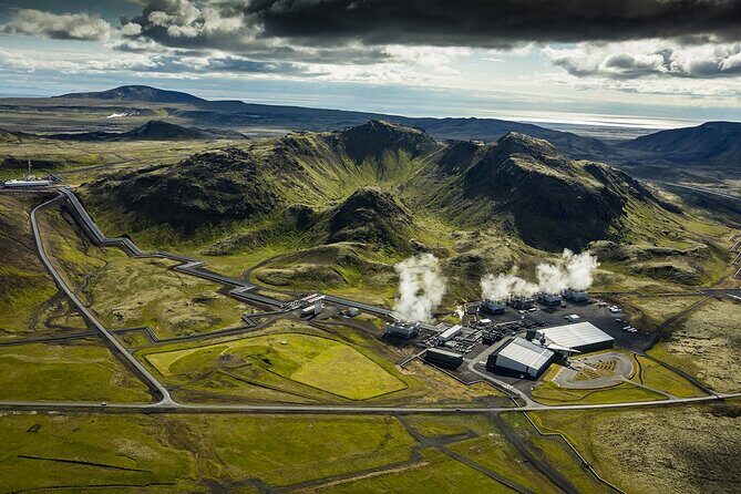 Helicopter tour from Reykjavik: Hengill Area with at site landing - Helicopter tour over Hengill: the fast way to see volcano power up close