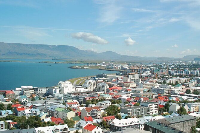 Helicopter tour from Reykjavik: Hengill Area with at site landing - Small-group comfort: what five passengers changes