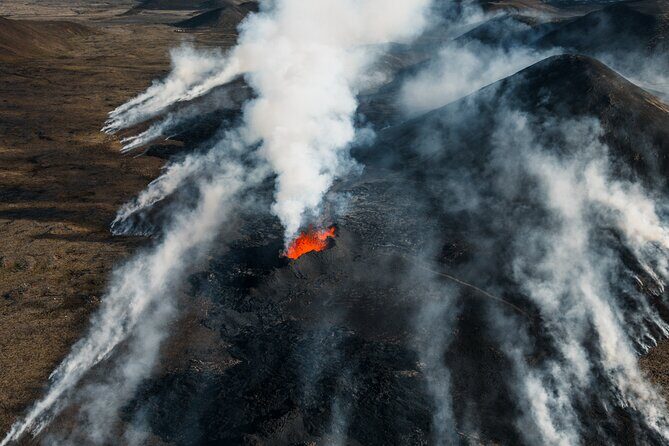 Helicopter Tour Over Iceland’s Reykjanes Volcano Eruption Site