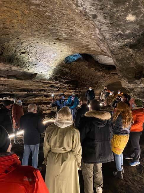 Hella: Guided Tour of Ancient Man-Made Caves - Meet the Guides: Stefan and Hanna Set the Tone