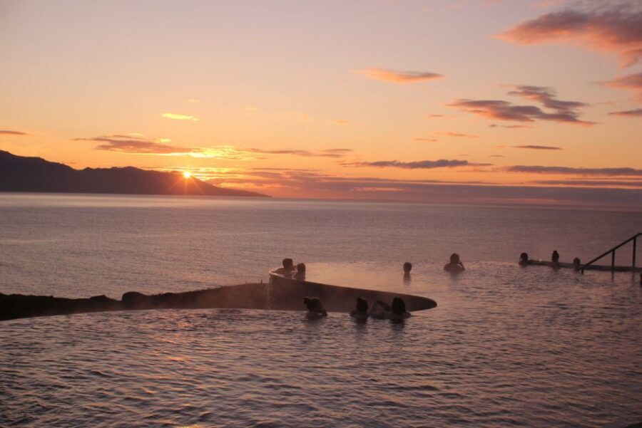 Husavik: GeoSea Geothermal Baths Entrance Ticket - Swim-Up Bar Sips: Floating While You Eat the View