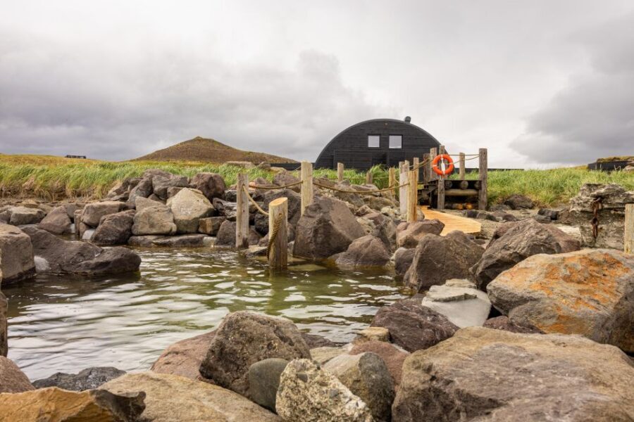 Hvammsvik Hot Springs: Admission Package - When to go: Northern Lights in winter and Midnight Sun in summer