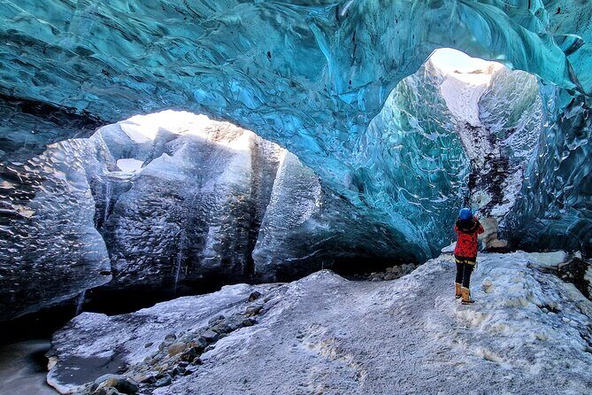 Ice Cave and Glacier Walk into Blue Glacier Canyon - Ice caves near Jökulsárlón: why this meeting point matters