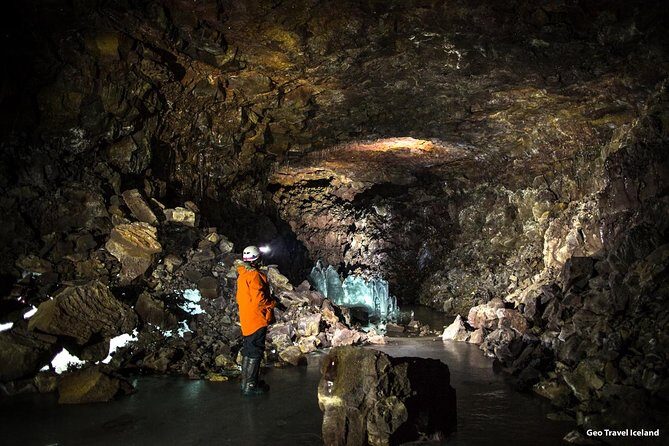 Ice Cave Lofthellir exploration - A permafrost Cave inside a magma tunnel. - The 4.5-hour flow: from Mývatn pickup to 2 hours underground