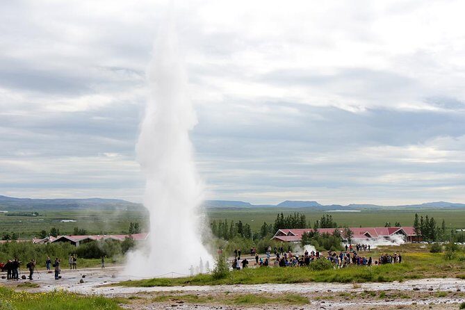 Iceland Complete: Around Iceland in 10 Days - A Ring Road sprint with real guide-led context