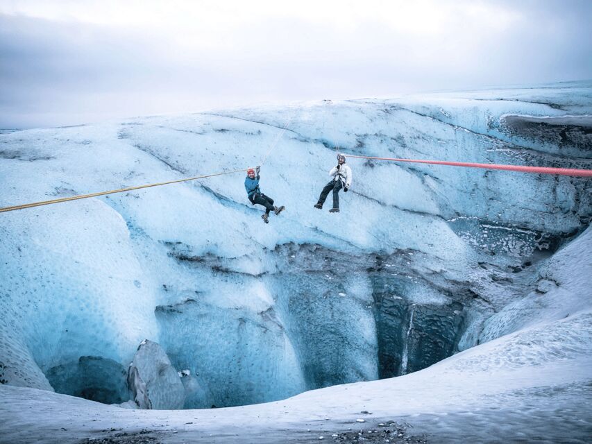 Iceland: Glacier Zip Line Tour with Hike or Ice Cave Visit - Getting there and day-of reality: car seats and finding the group
