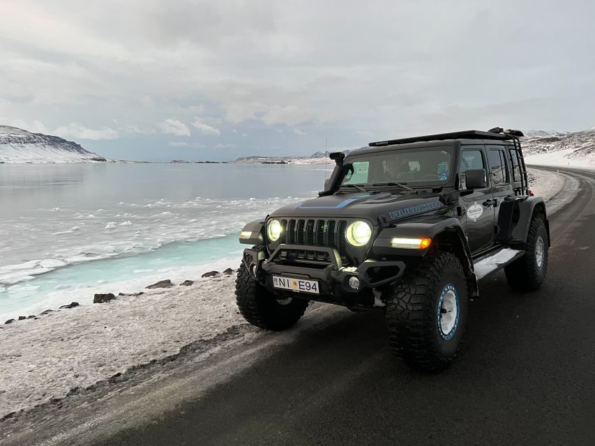Iceland in a nutshell, private Super Jeep - Hraunfossar waterfalls and the glacial river Hvítá
