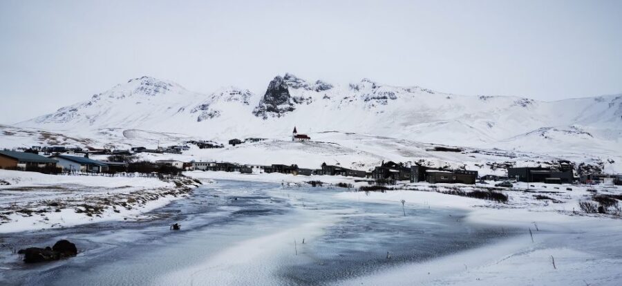 Iceland: South Coast and Northern Lights Tour - Northern Lights hunt: a guided plan for a very unpredictable sky