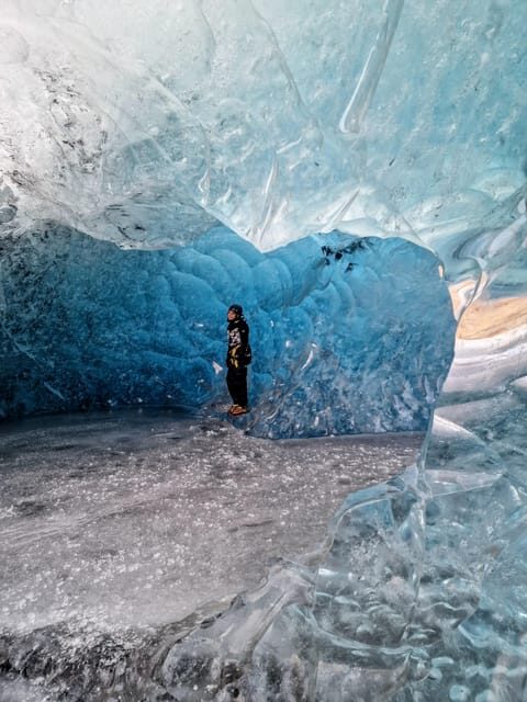 Jökulsárlón: Blue Ice Cave Tour and Glacier Walk