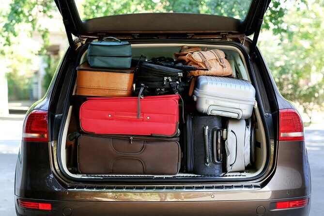 Keflavik Airport Private Transfer To/From Reykjavik cruise Ports - Inside the ride: luggage fit and comfort (especially with big bags)