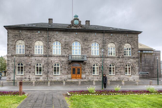 Keflavik International Airport Private Transfer - Luggage rules that keep the ride smooth