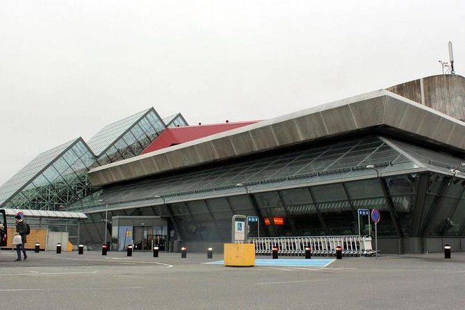 Keflavik To Reykjavik Private Luxury Airport Transfer - Timed for flight sanity: when to book