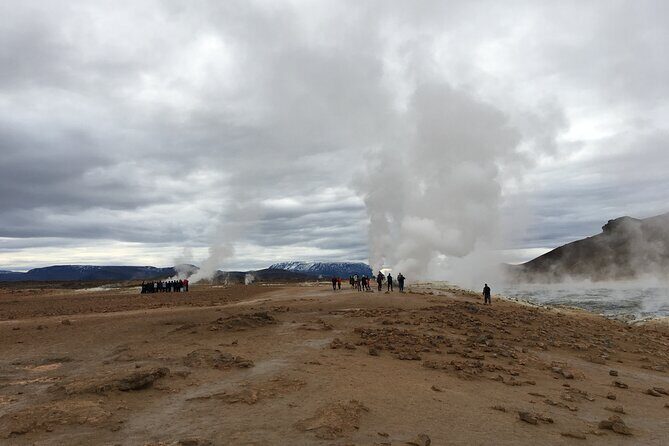 Lake Myvatn and Godafoss Waterfall for Cruise Ships from Husavik - A cruise-day route that links Godafoss with Myvatn