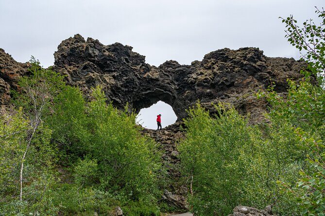 Lake Myvatn, Hot-Springs & Godafoss Waterfall Tour from Akureyri - Timing, Group Size, and Photo Strategy