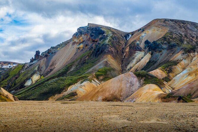 Landmannalaugar Hiking, Haifoss Waterfall and Hot Springs Tour - Food, water, and what to pack for 13 hours