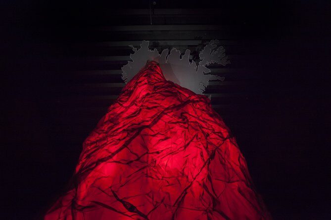Lava Centre Interactive Volcano Exhibition - The earthquake simulator and vibrating-plate style experiences
