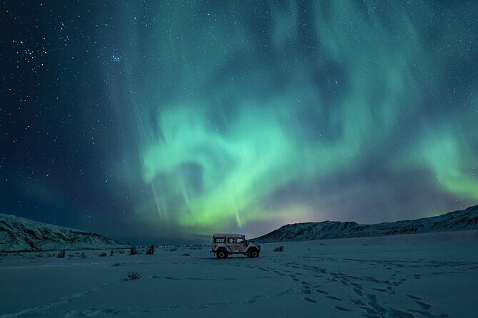 Northern Lights 4×4 Tour with Pastries and Cocoa from Reykjavik