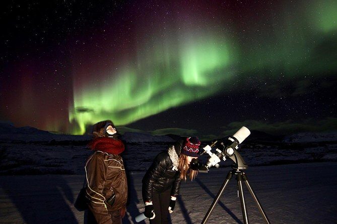 Northern Lights and Stargazing Small-Group Tour with Local Guide - When the Aurora Shows Up: Photo Setup and How the Guide Handles It