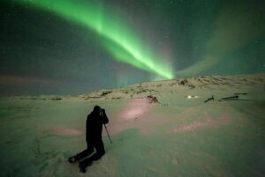 Northern Lights Bus Tour from Reykjavik with Hot Chocolate - Thingvellir National Park: Why That First Stop Matters