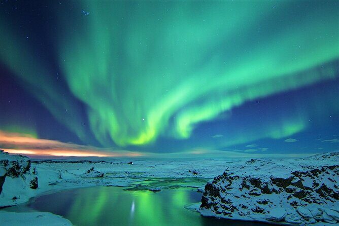 Northern Lights Bus Tour from Reykjavik with Hot Chocolate - Guides Who Actually Chase the Lights (and Make the Time Feel Worth It)