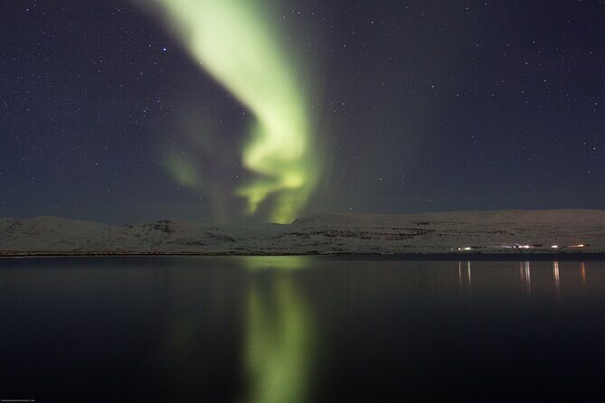 Northern Lights Classic MiniBus Tour from Akureyri - Northern Lights from Akureyri: what this “mini bus hunt” really gives you