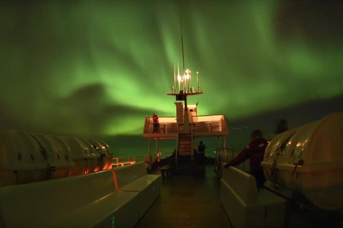 Northern Lights Cruise from Downtown Reykjavik - Comfort reality check: what to bring so you enjoy the decks