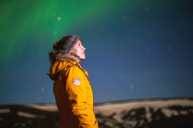 Northern Lights Minibus Tour with Hot Cocoa, Blankets & Photos - Stop 3 Back to Reykjavik: Late Drop-Off Without the Headache