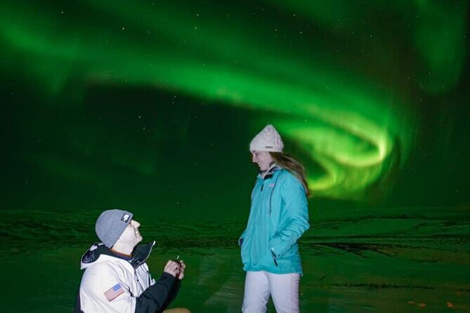 Northern Lights Private Guided Tour With Professional Photos - Stop in the South Region: the outside time and the warm-up strategy