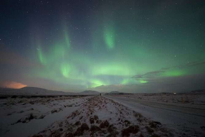 Northern Lights Small-Group Tour From Reykjavik with Hot Drink - What Guides Actually Do for You (Beyond Pointing Up)