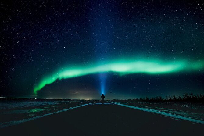 Northern Lights Small-Group Tour with Free Photos & Hot Chocolate - Pickup and Timing: The Logistics That Can Make or Break Your Night