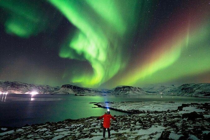 Private Aurora Hunt with Photos in Super Defender - Key Points to Know Before You Go