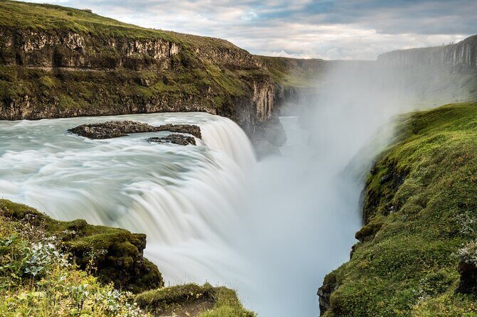 Private Golden Circle tour in a premium class car. - Kerið Crater: volcanic color and an easy included stop