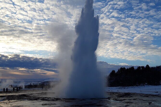 Private Golden Circle Tour with Airport Pick up - Stop 2: Þingvellir National Park—tectonic drama plus Alþingi politics