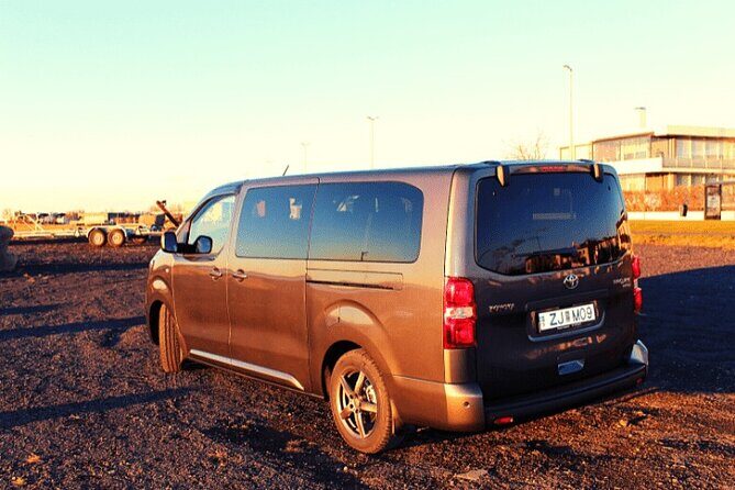 Private Keflavik Airport Transfer (Round trip) - From KEF arrivals to your Reykjavik door, minus the stress